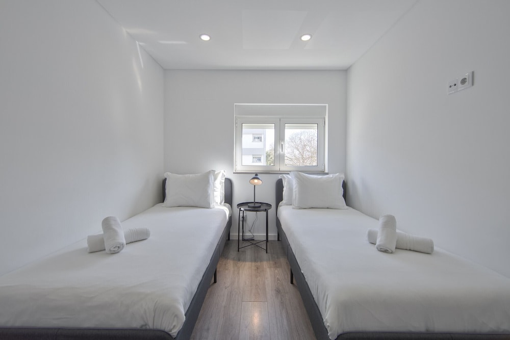 Olivais Modern by Homing