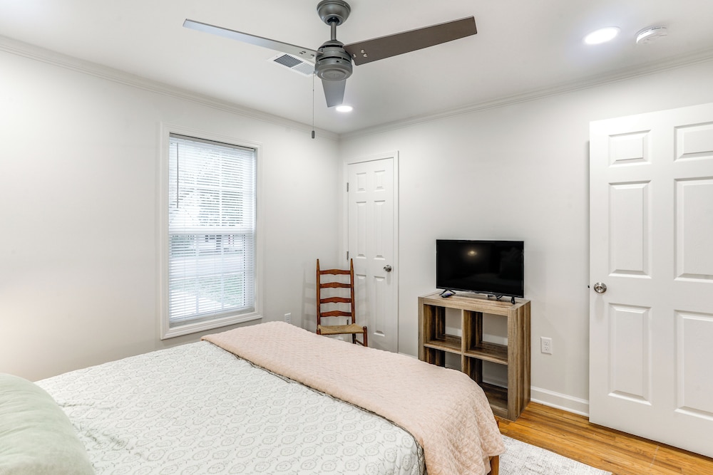 2 Mi to Ole Miss: Modern Home in Historic District