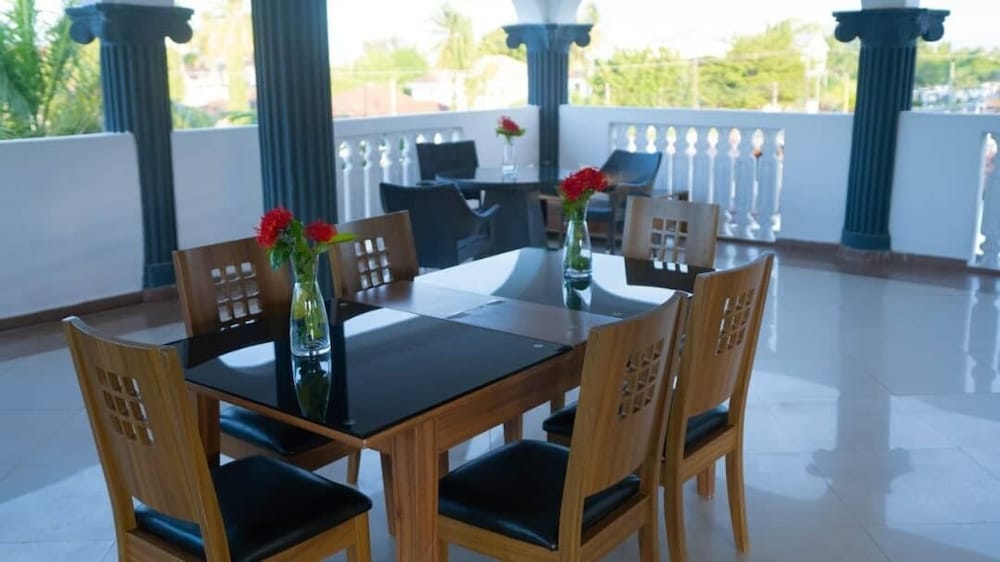 Luxury Beach Villa Inn view 2
