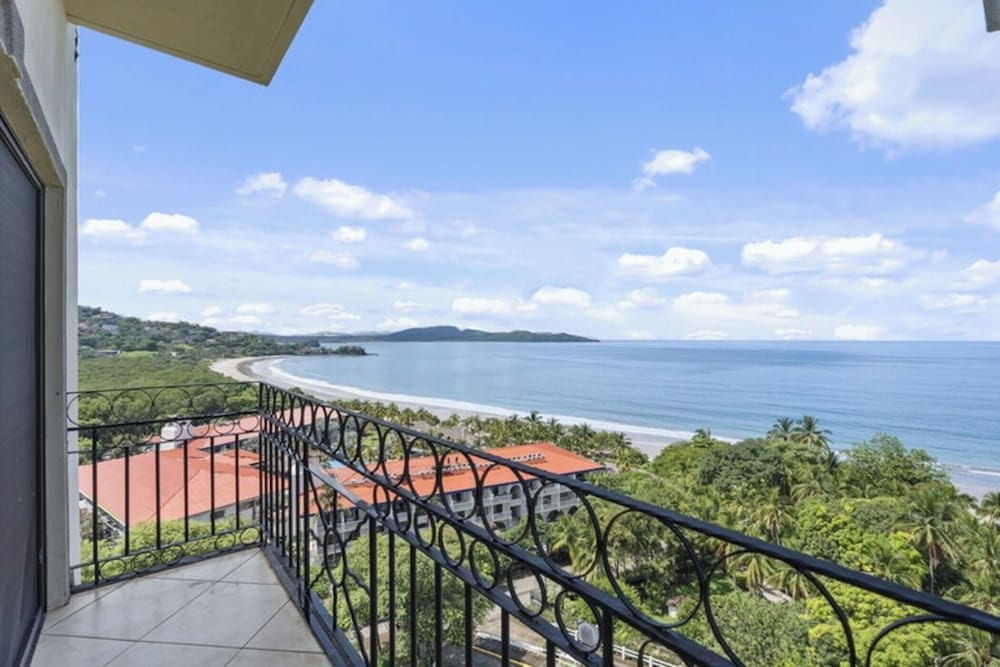 Stunning Condo with Panoramic Beach, Ocean, and Mountain Views in Playa Flamingo