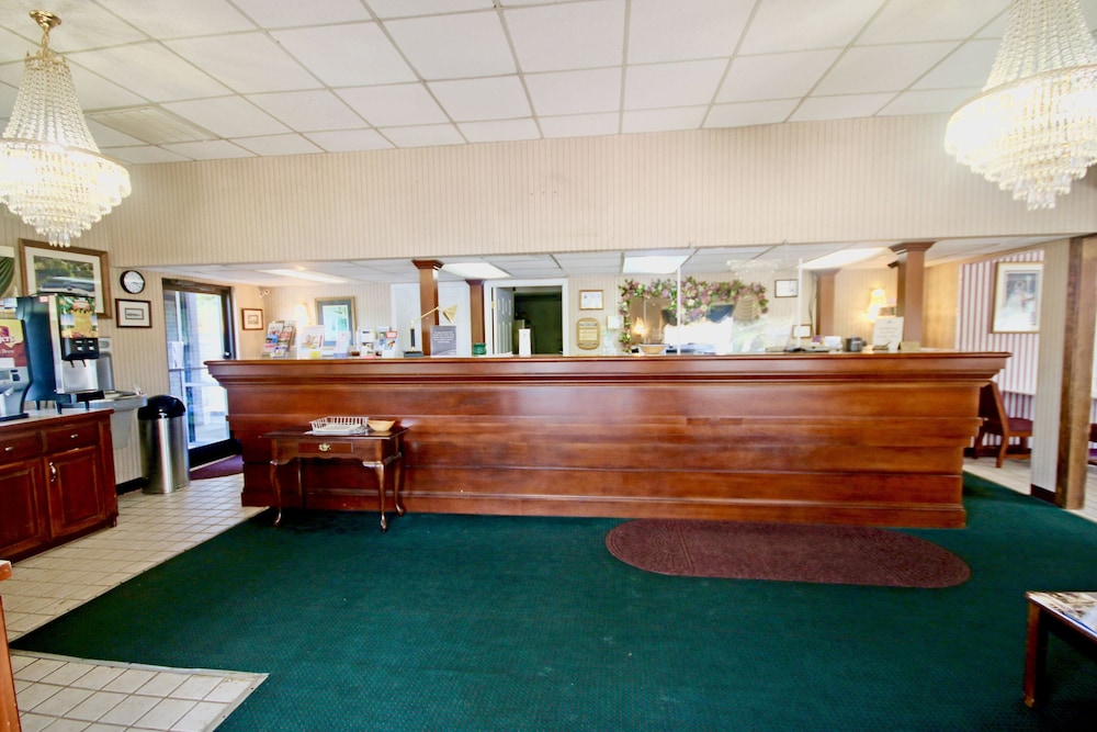 Hamilton Inn Jonesville NC view 2