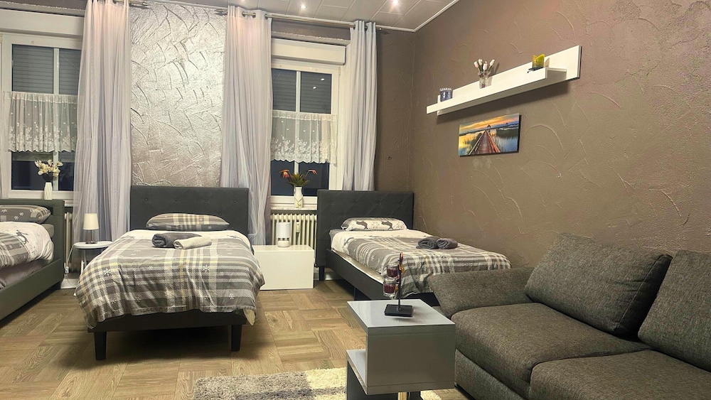 Apartment in Pellingen With Parking