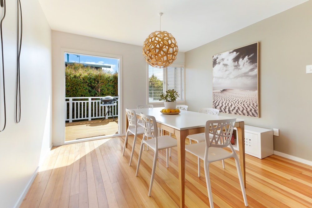 Eight on Church Waiheke Accommodation view 5