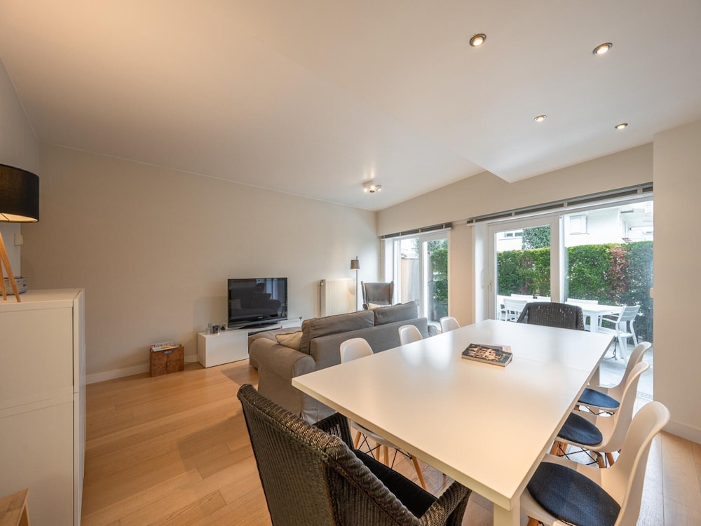 Apartment in Knokke Near Duinbergen Beach