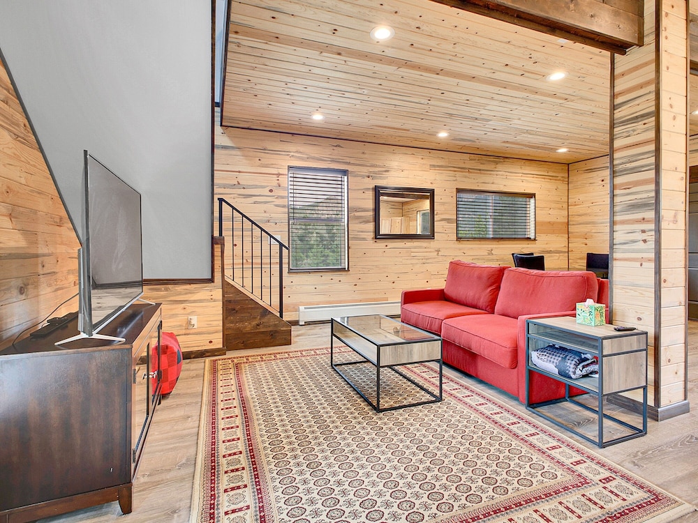 Switchback Basecamp 4 Bedroom Home