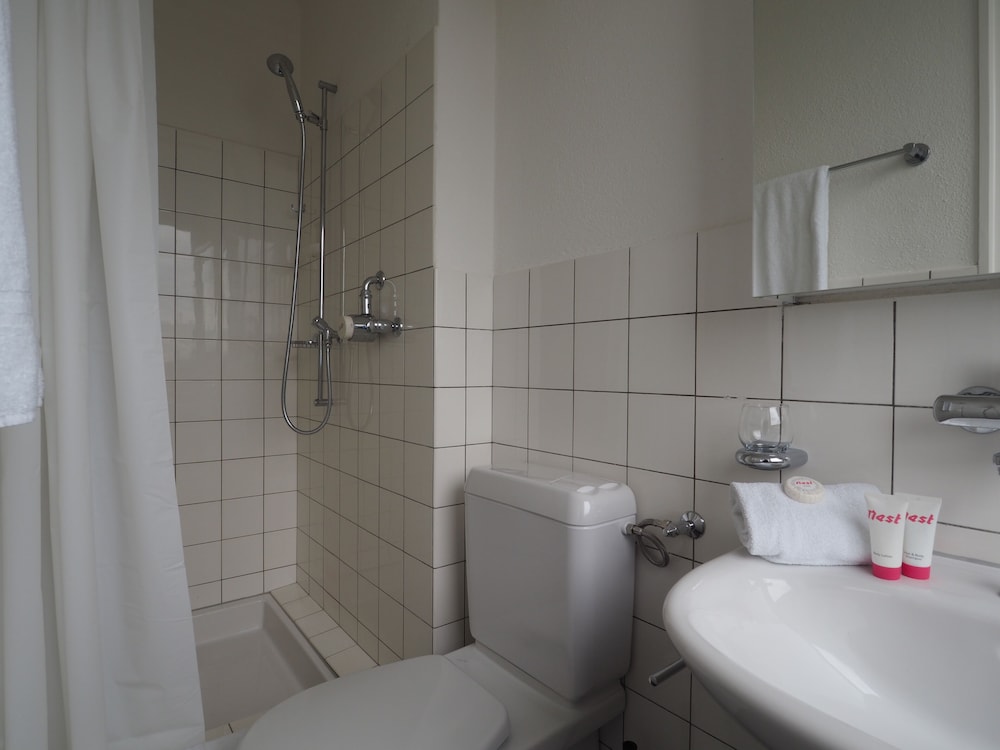 Nest - Baarerstrasse 43 & 45