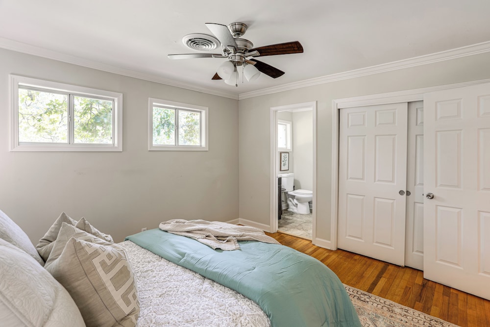 < 1 Mi to Ole Miss & The Grove! Charming Getaway