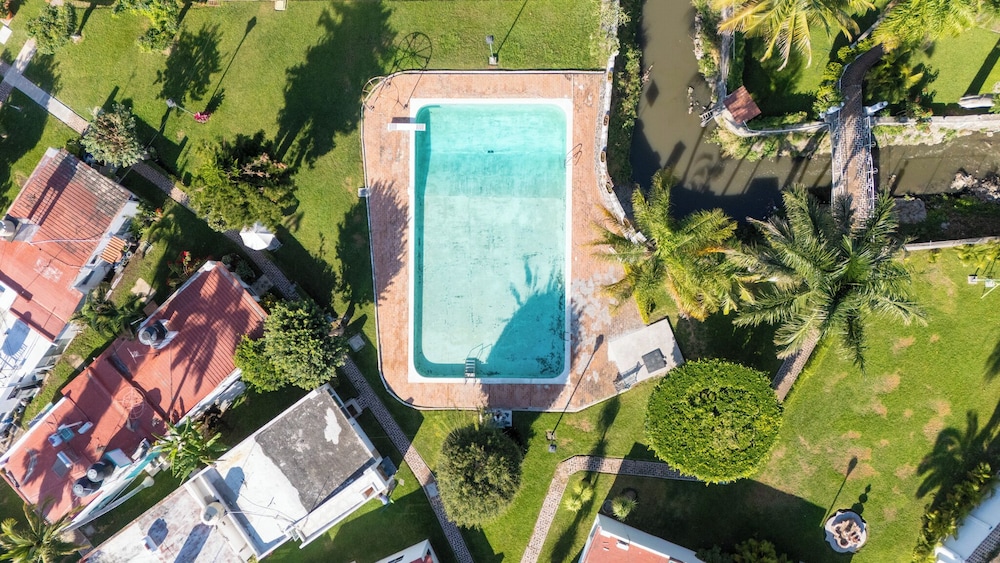 Family House in Jiutepec with Pool & BBQ