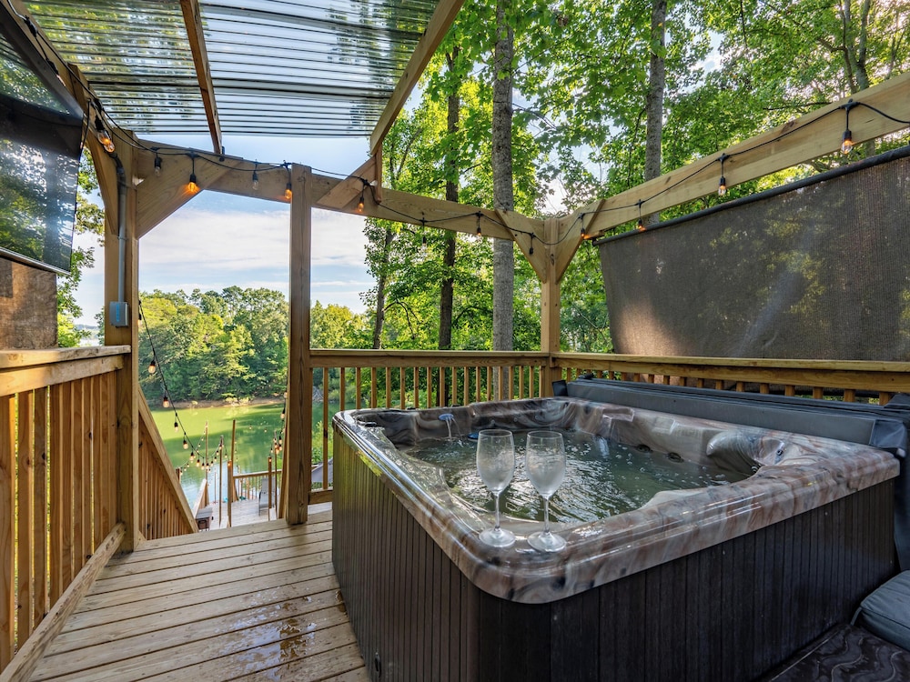 Emerald Cove by Jackson Mountain Rentals
