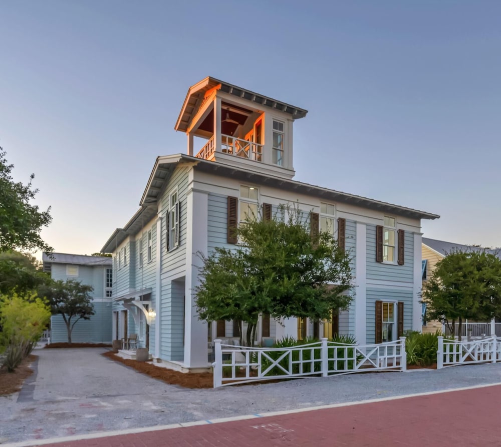 Sea La Vie Seaside Main House