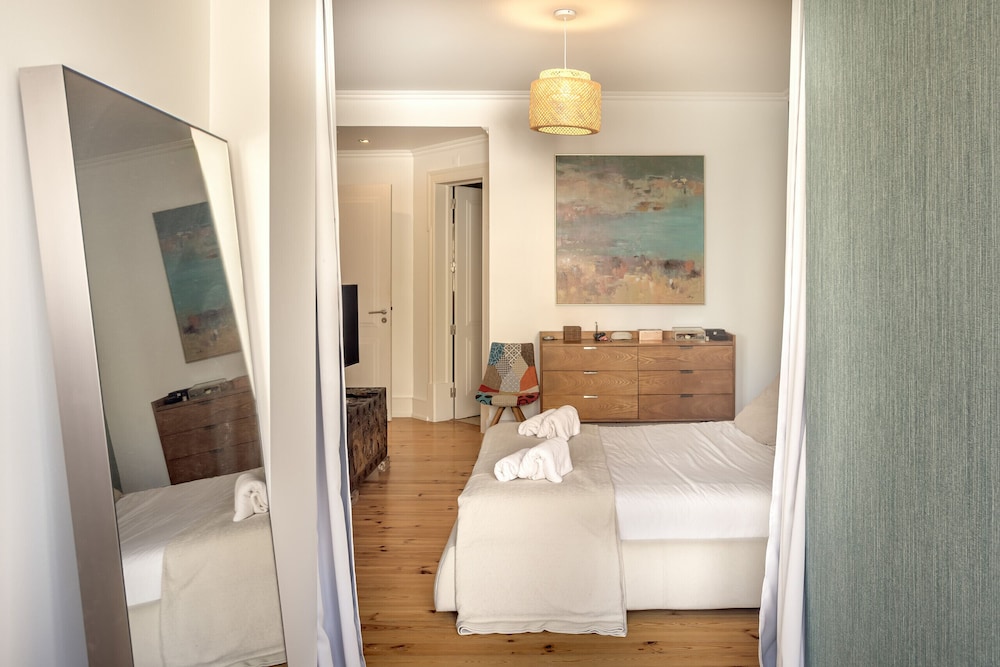 Grand Central Apartment by Homing