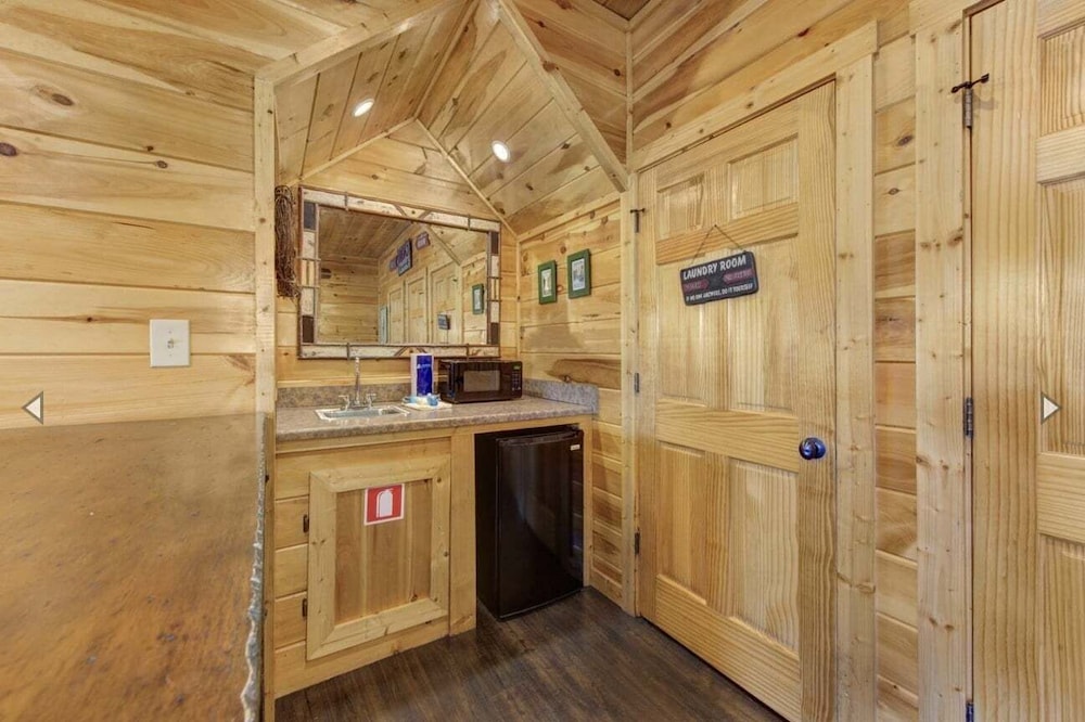 Knotty But Nice 4 Bedroom Home