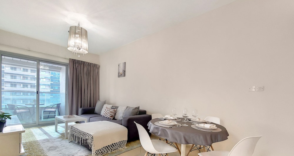 Manzil - Cozy 1BR in Dubai Marina w/ City Views