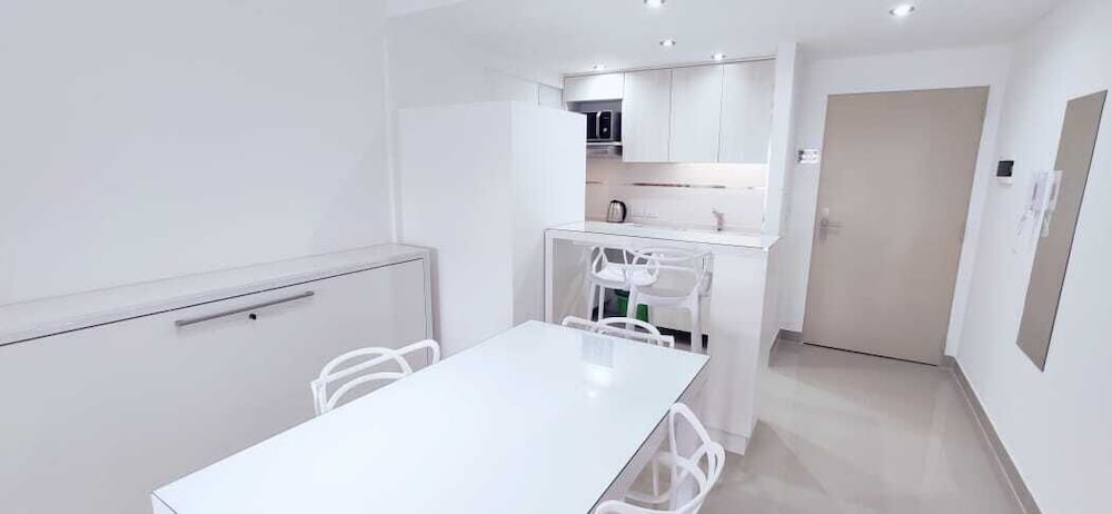 Ayres Suites Moreno