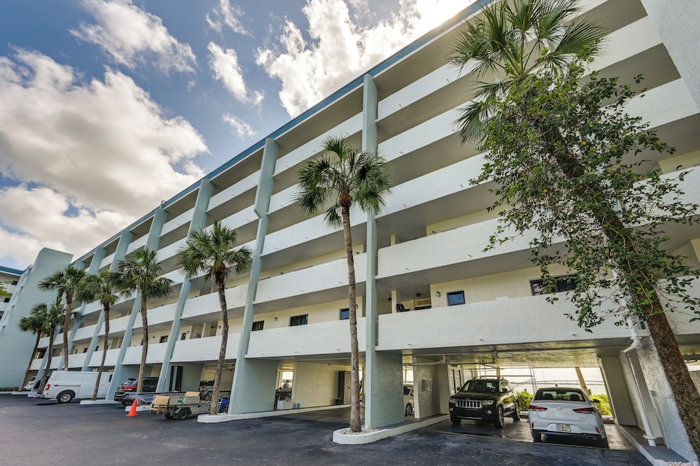 Marco Island Condo w/ Balcony + Water Views! view 4