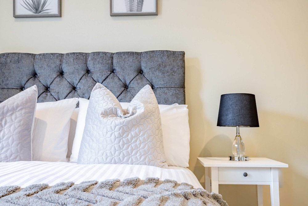 Host Stay Shaw Street Suite