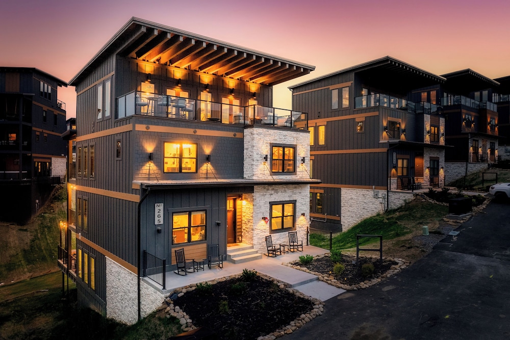 Star Gazer Luxury Rooftop Cabin