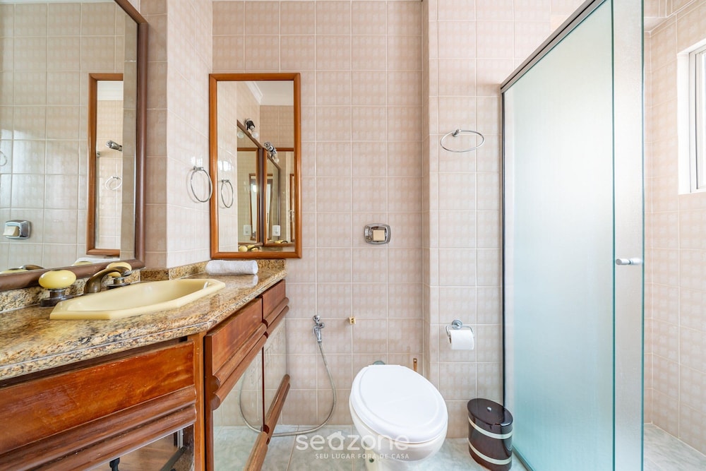 Apartment in BC Center With Side sea View Erz0502