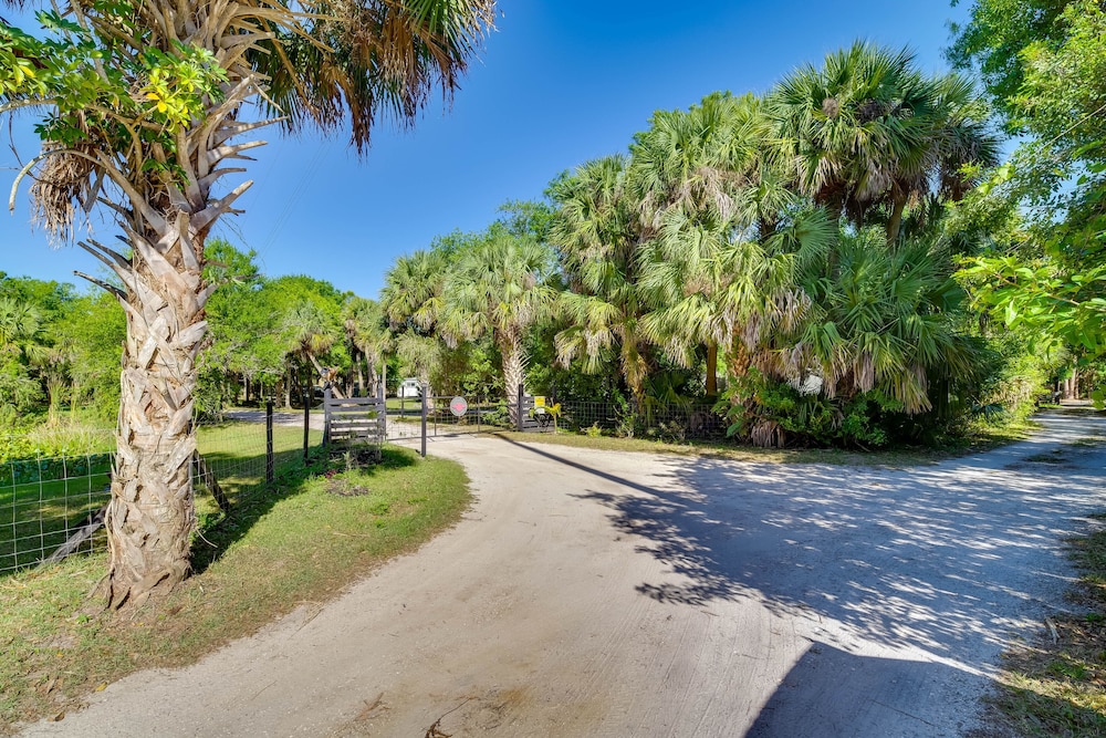 Vero Beach Vacations - Cozy Fort Pierce Cottage on Farm Animal Rescue! - Property Image 17