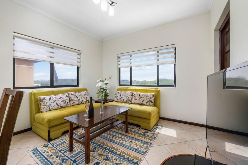 2br2ba Townhome With Pools GYM Gold Coast