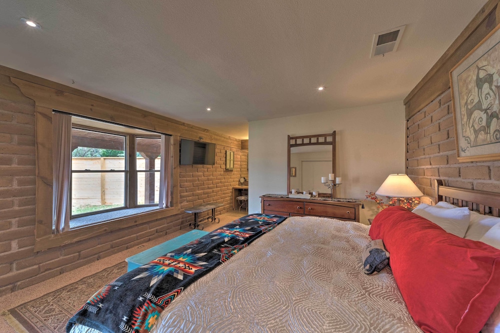 Rustic Ranch Retreat w/ Yard: 16 Mi to Ski Apache! view 3
