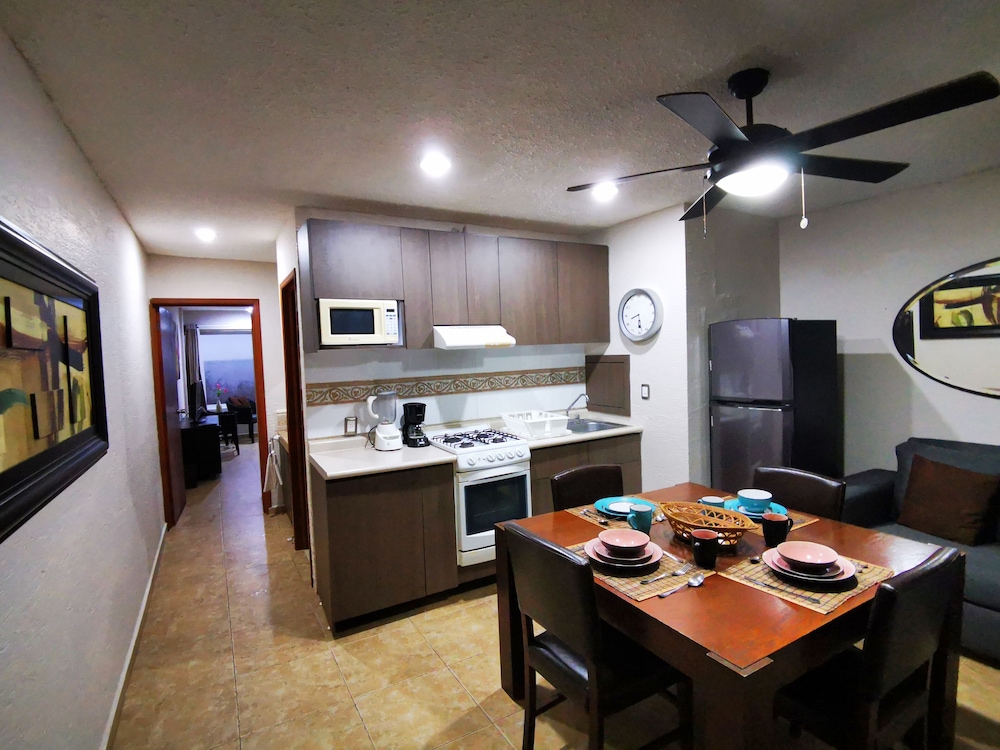 Brisas Beachfront Studios In Hotel Zone