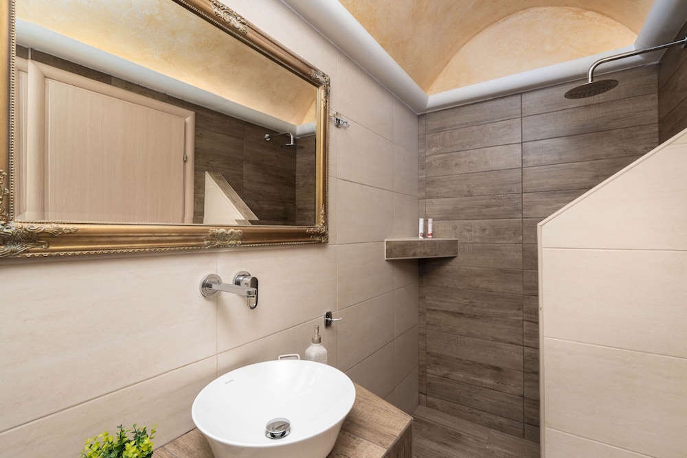 Pithos Apartments photo 2