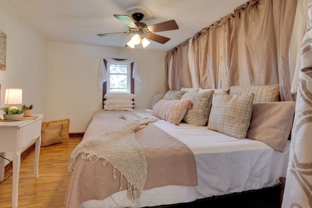Pets Welcome: Tranquil Retreat w/ Yard in Jewett!