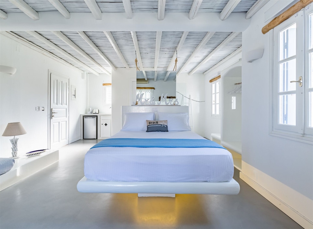 Evlalia Studios & Villas