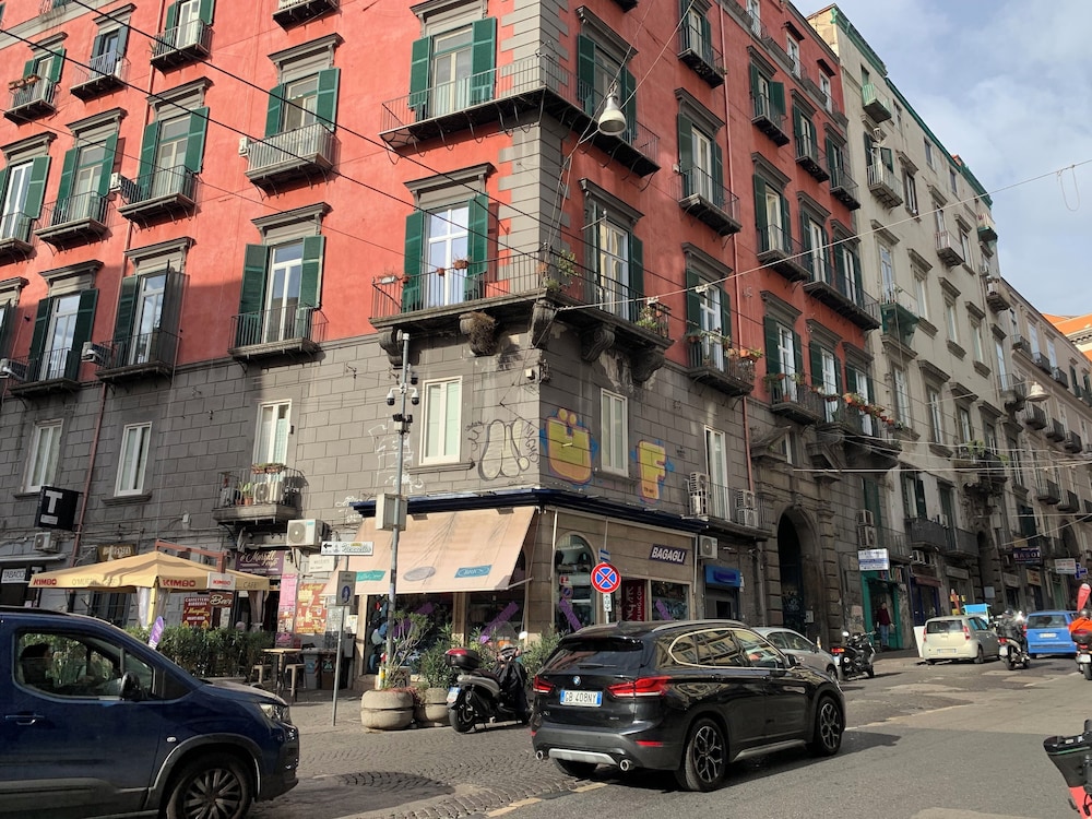 Evaref House