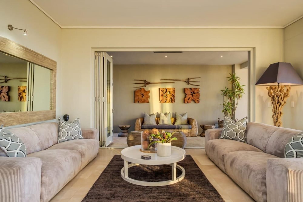 Stylish Family Villa w Pool Garden Putt-putt Villa Olivier