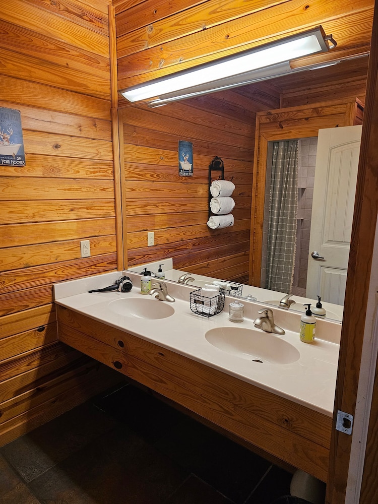 Honey Bear Haven Suite 2