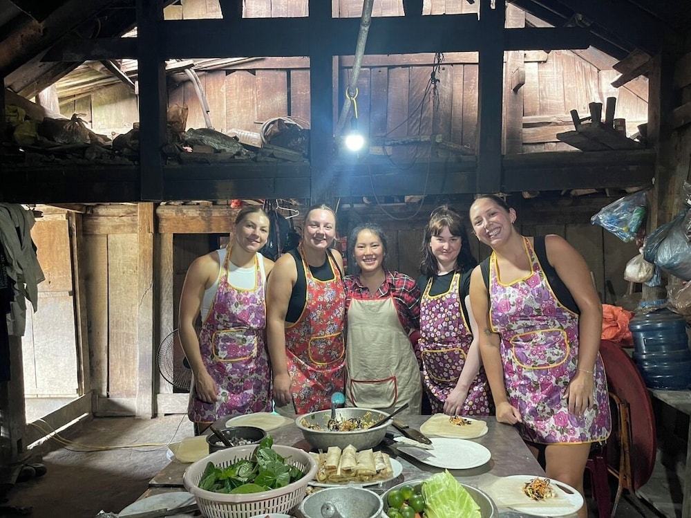 Bees Homestay Sapa & Trekking