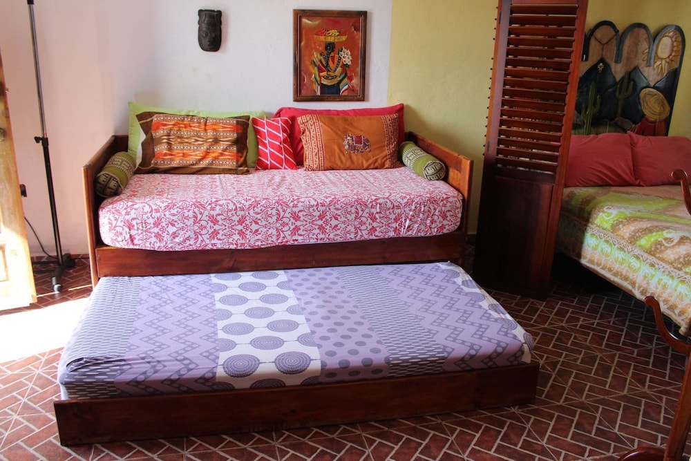 Room in B&B - Cancun Guest House 2