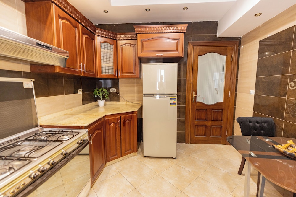 Hibiscus Haven Suite