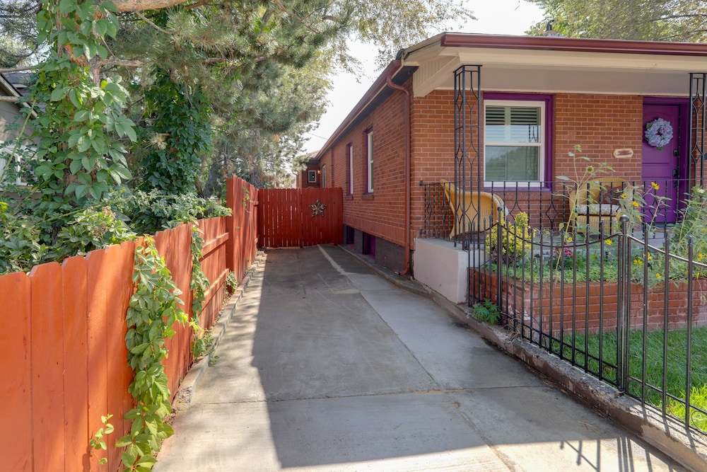 Reno Vacations - Cozy Reno Vacation Rental < 1 Mi to Midtown! - Property Image 2