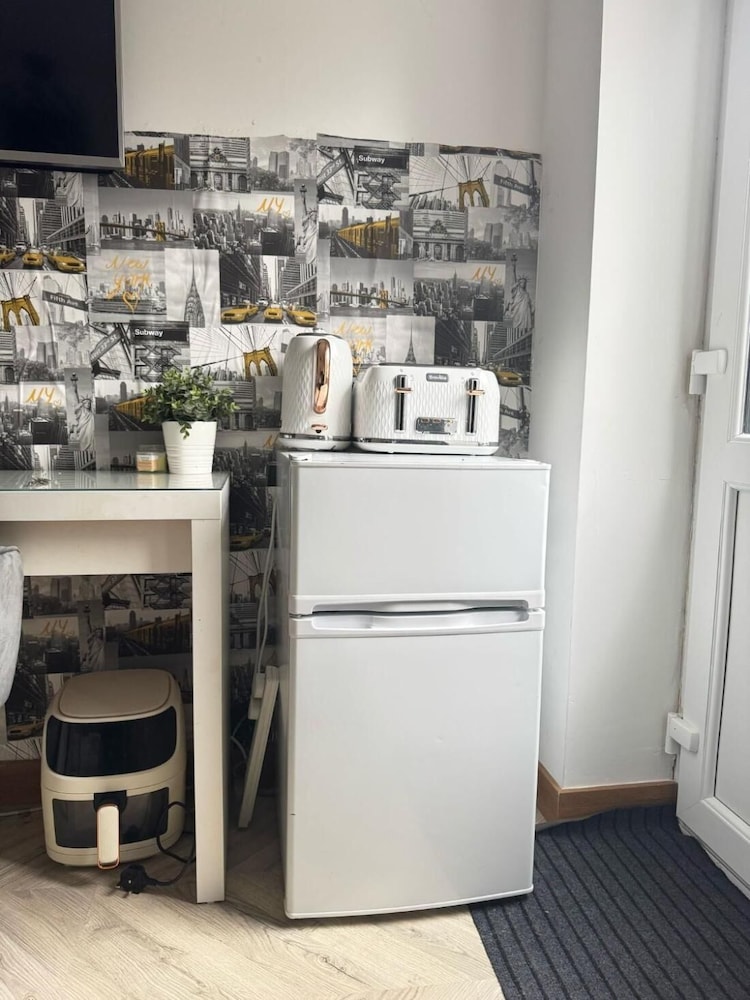 Erith Cosy Retreat Home
