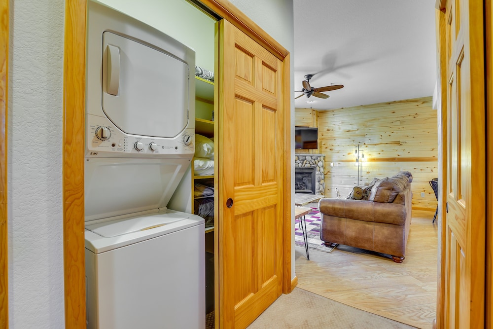 Walk to Main Street: Grand Lake Condo w/ Patio