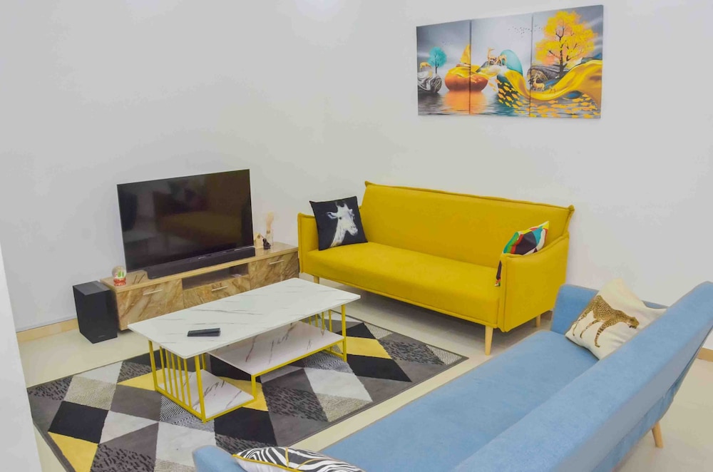 L'Oasis Mid-Century