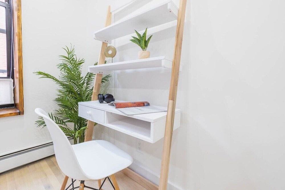 1597 New York Apt