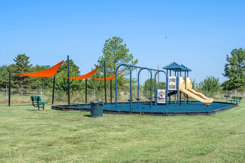 Landing at Echo Trail Apartments - 1 Bedroom In..