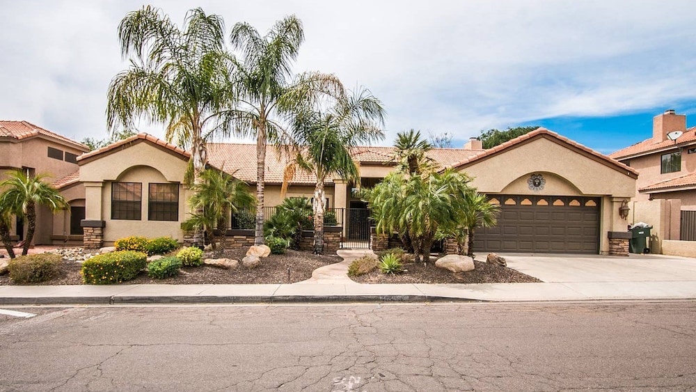 Luxury Scottsdale Home W/pool and Hot Tub! view 5
