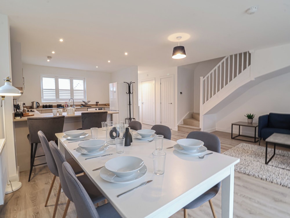 Inishnee House