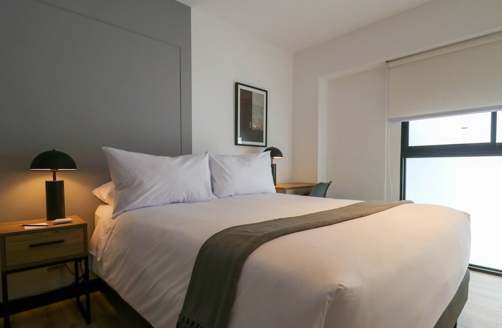 w Fabulous 2BR w Impressive Deco in San Isidro