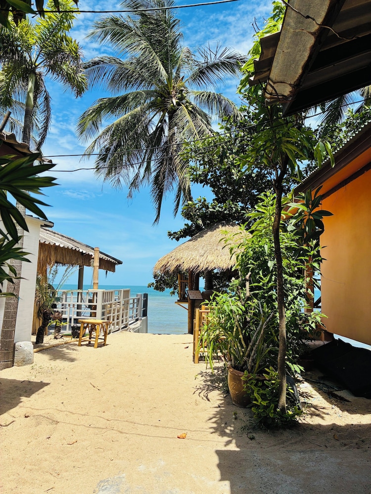 Lamai Beachfront Bungalow Koh-Rooms