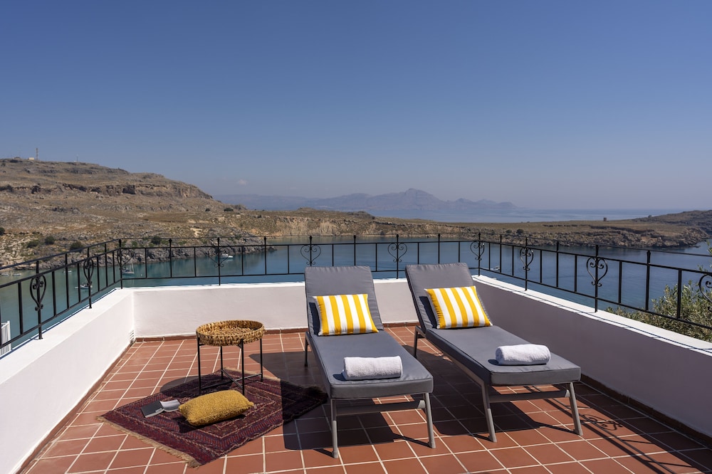 Maris Lindos, Suites and Apartments