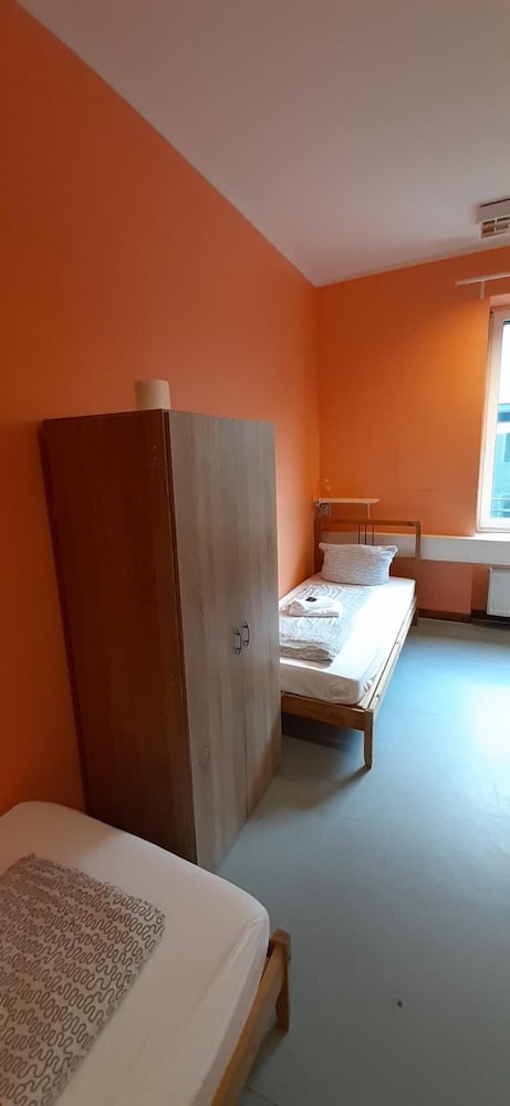 2-Rent Group Hostel Zimmer&Apartments GKP2