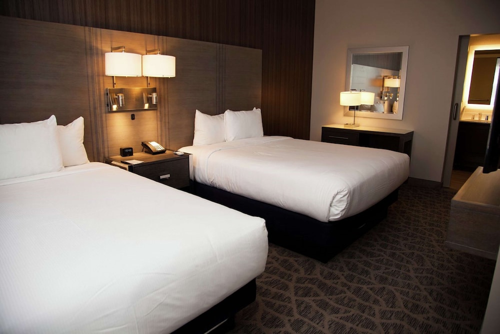Embassy Suites by Hilton The Woodlands at Hughes Landing - Property Image 27