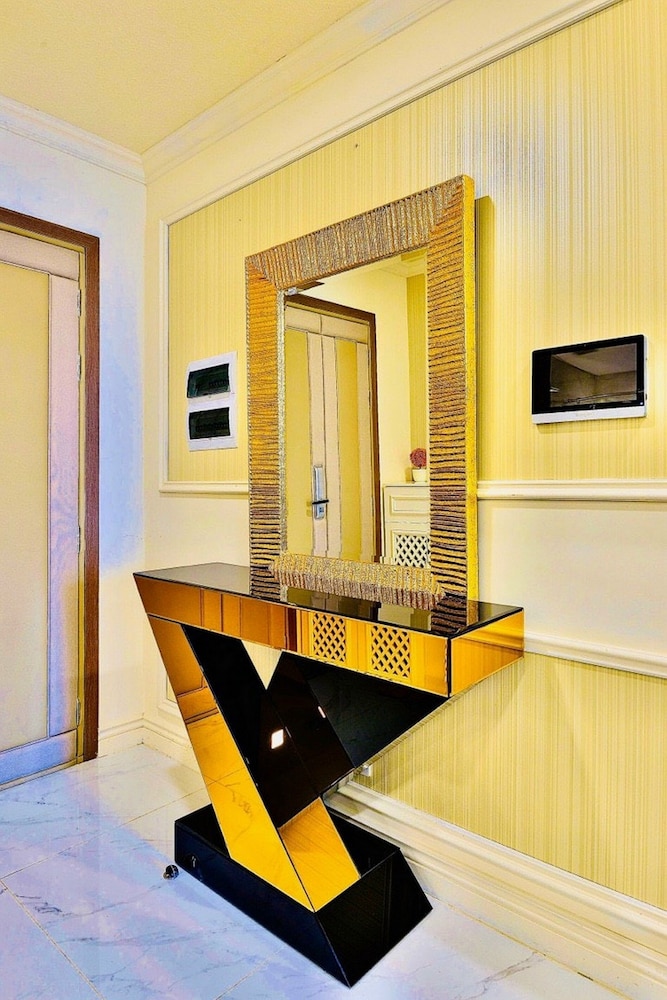 DongDong Skyview APT in Landmark81 Tower