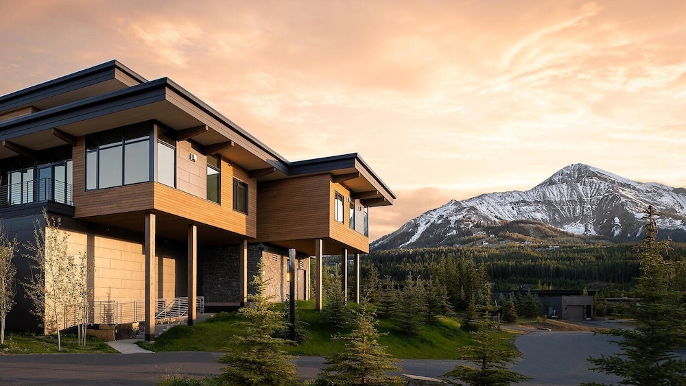 Big Sky Lake Lodge